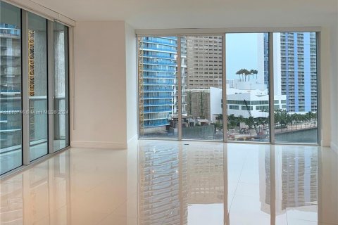 Condominio en venta en Miami, Florida, 2 dormitorios, 117.89 m2 № 1431212 - foto 5