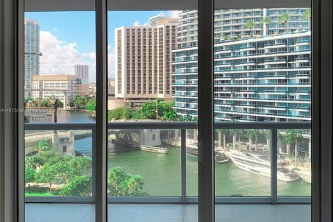 Condominio en venta en Miami, Florida, 2 dormitorios, 117.89 m2 № 1431212 - foto 20