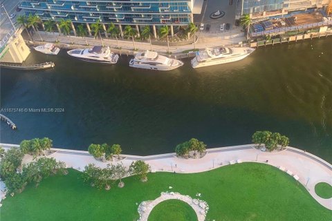 Condominio en venta en Miami, Florida, 2 dormitorios, 117.89 m2 № 1431212 - foto 6