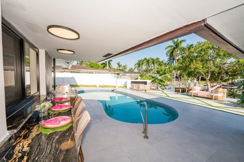 Villa ou maison à vendre à Deerfield Beach, Floride: 4 chambres, 190.36 m2 № 748031 - photo 3