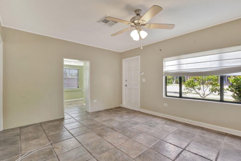 Villa ou maison à vendre à West Palm Beach, Floride: 3 chambres, 57.97 m2 № 1161942 - photo 6