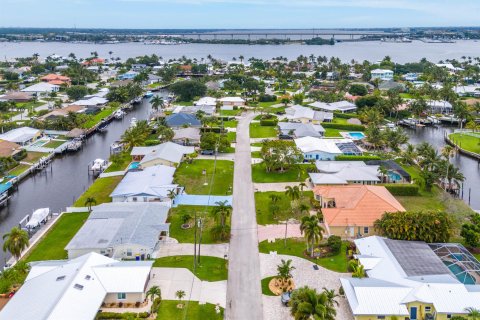 Villa ou maison à vendre à Palm City, Floride: 4 chambres, 258.55 m2 № 1161837 - photo 13