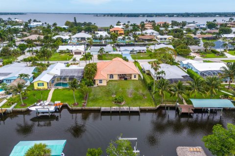 House in Palm City, Florida 4 bedrooms, 258.55 sq.m. № 1161837 - photo 11