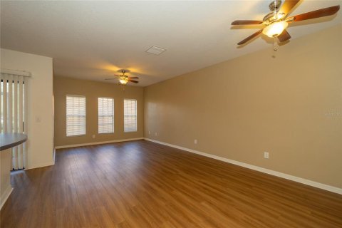 Townhouse in Wesley Chapel, Florida 2 bedrooms, 120.59 sq.m. № 1318144 - photo 8