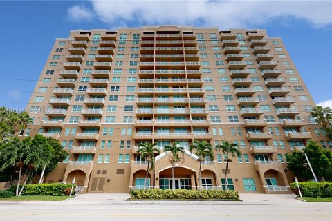 Condominio en venta en Miami, Florida, 2 dormitorios, 99.59 m2 № 1439932 - foto 1