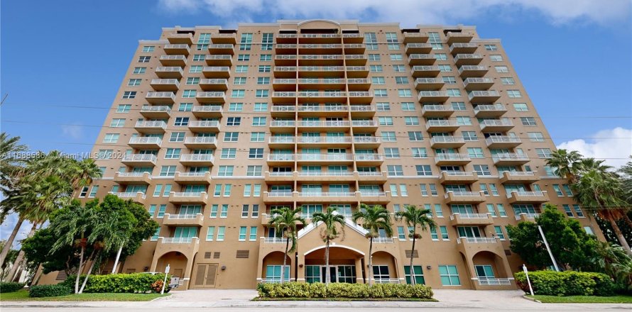 Condominio en Miami, Florida, 2 dormitorios  № 1439932