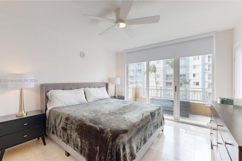 Condominio en venta en Miami, Florida, 2 dormitorios, 99.59 m2 № 1439932 - foto 16