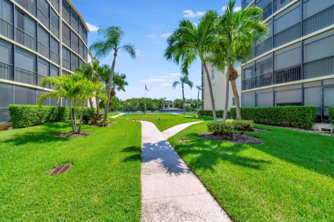 Condominio en venta en Boynton Beach, Florida, 1 dormitorio, 70.61 m2 № 935240 - foto 8