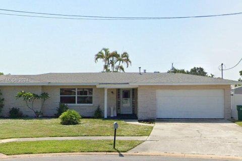 Villa ou maison à vendre à Merrit Island, Floride: 5 chambres № 1231819 - photo 1