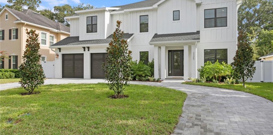 House in Tampa, Florida 5 bedrooms, 402.73 sq.m. № 1363003