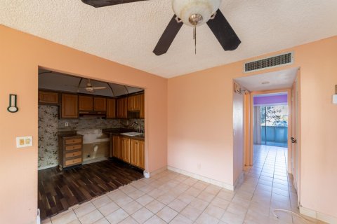 Condominio en venta en Delray Beach, Florida, 1 dormitorio, 70.61 m2 № 998613 - foto 14