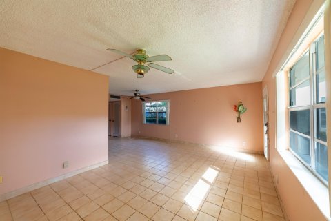 Condominio en venta en Delray Beach, Florida, 1 dormitorio, 70.61 m2 № 998613 - foto 16