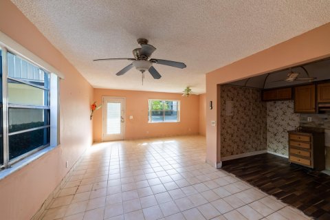 Condominio en venta en Delray Beach, Florida, 1 dormitorio, 70.61 m2 № 998613 - foto 15