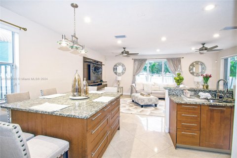 Casa en venta en Miramar, Florida, 4 dormitorios, 242.29 m2 № 1272215 - foto 19