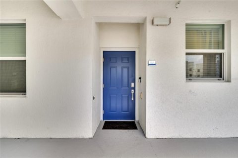 Condo in Kissimmee, Florida, 2 bedrooms in STOREY LAKE  № 675707 - photo 2