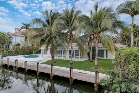 Villa ou maison à vendre à Lighthouse Point, Floride: 4 chambres, 239.69 m2 № 1234858 - photo 1