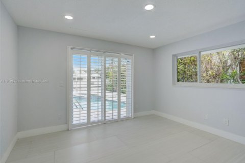 House in Lighthouse Point, Florida 4 bedrooms, 239.69 sq.m. № 1234858 - photo 21