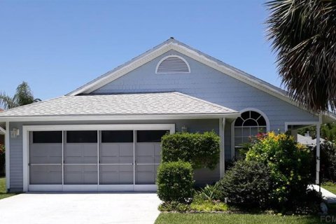 Casa en venta en Palm Coast, Florida, 2 dormitorios, 111.11 m2 № 752907 - foto 2