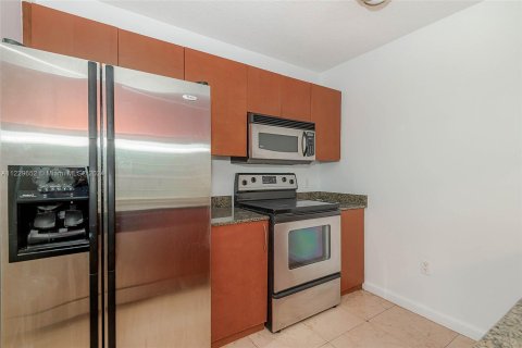 Condominio en venta en Miami, Florida, 3 dormitorios, 115.66 m2 № 16577 - foto 26