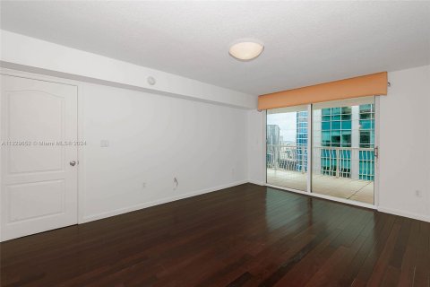 Condominio en venta en Miami, Florida, 3 dormitorios, 115.66 m2 № 16577 - foto 24