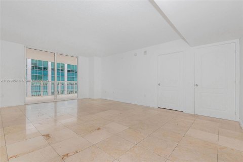 Condominio en venta en Miami, Florida, 3 dormitorios, 115.66 m2 № 16577 - foto 17