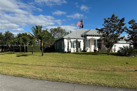 Casa en venta en Port St. Lucie, Florida, 4 dormitorios, 220.92 m2 № 1103103 - foto 23