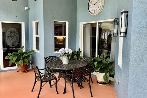 Casa en venta en Port St. Lucie, Florida, 4 dormitorios, 220.92 m2 № 1103103 - foto 25