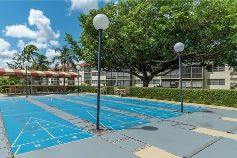 Condo in Pembroke Pines, Florida, 2 bedrooms  № 1103370 - photo 14