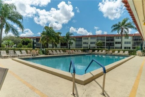 Condo in Pembroke Pines, Florida, 2 bedrooms  № 1103370 - photo 5