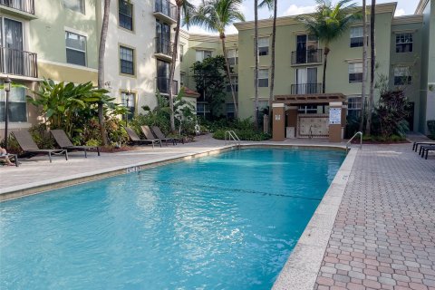 Condo in Hollywood, Florida, 3 bedrooms  № 868895 - photo 7