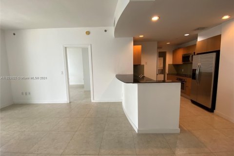 Condominio en alquiler en Miami, Florida, 1 dormitorio, 89.46 m2 № 1396221 - foto 5