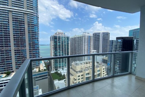 Condominio en alquiler en Miami, Florida, 1 dormitorio, 89.46 m2 № 1396221 - foto 1