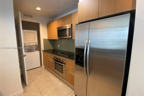 Condominio en alquiler en Miami, Florida, 1 dormitorio, 89.46 m2 № 1396221 - foto 4