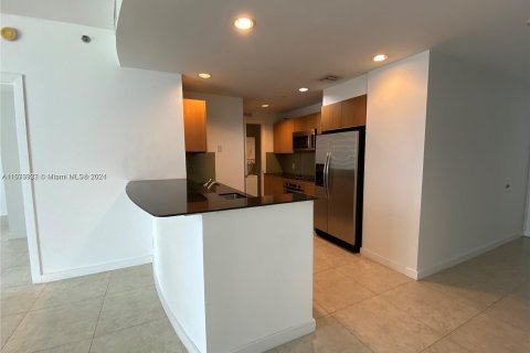 Condominio en alquiler en Miami, Florida, 1 dormitorio, 89.46 m2 № 1396221 - foto 6