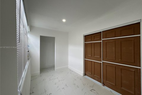 Apartamento en alquiler en Miami, Florida, 1 dormitorio, 51.1 m2 № 1396218 - foto 15