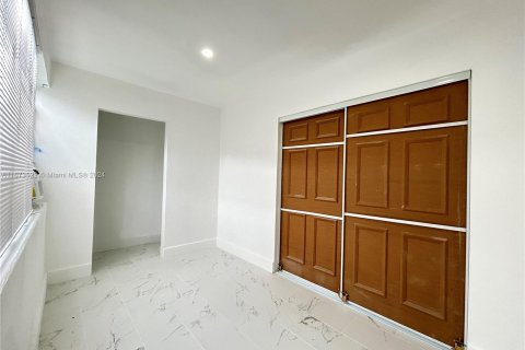 Apartamento en alquiler en Miami, Florida, 1 dormitorio, 51.1 m2 № 1396218 - foto 6