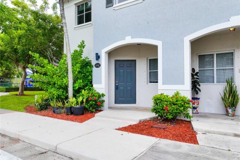 Townhouse in Homestead, Florida 3 bedrooms, 141.03 sq.m. № 1310416 - photo 3