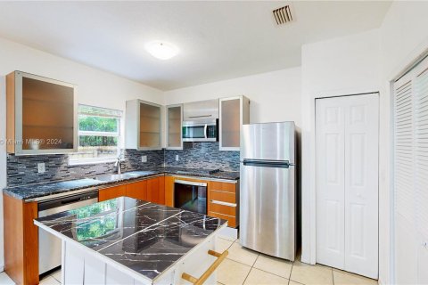 Townhouse in Homestead, Florida 3 bedrooms, 141.03 sq.m. № 1310416 - photo 11