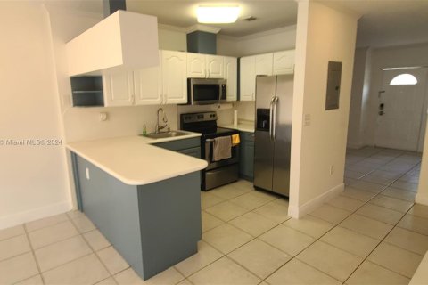 Townhouse in Miami, Florida 3 bedrooms, 134.34 sq.m. № 1396982 - photo 6