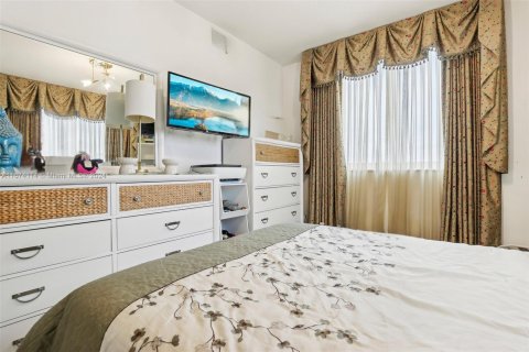 Condo in Aventura, Florida, 3 bedrooms  № 1397392 - photo 15