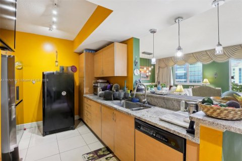 Condo in Aventura, Florida, 3 bedrooms  № 1397392 - photo 9