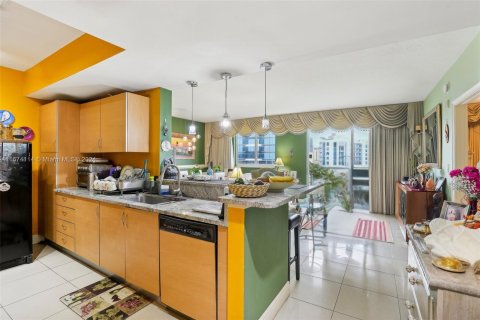 Condo in Aventura, Florida, 3 bedrooms  № 1397392 - photo 7