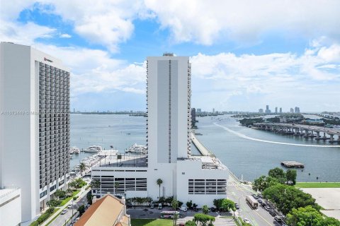 Condo in Miami, Florida  № 1397433 - photo 27