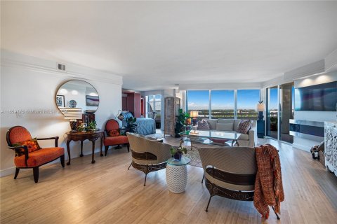 Copropriété à vendre à Miami, Floride: 2 chambres, 117.8 m2 № 1367143 - photo 2