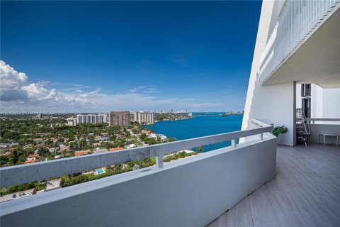 Condo in Miami, Florida, 2 bedrooms  № 1367143 - photo 22