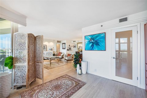 Copropriété à vendre à Miami, Floride: 2 chambres, 117.8 m2 № 1367143 - photo 14