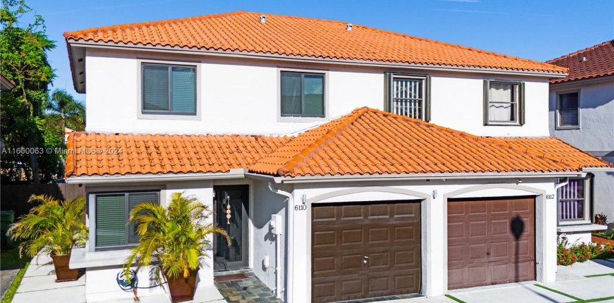 Townhouse in Hialeah, Florida 3 bedrooms, 145.58 sq.m. № 1367068