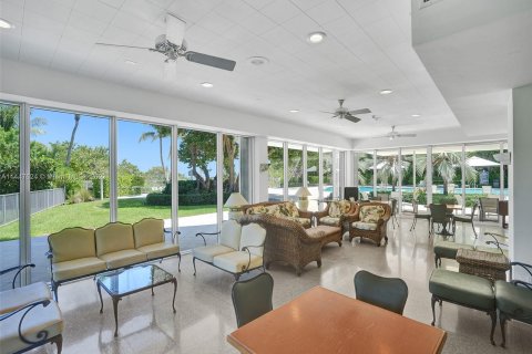 Condominio en venta en Key Biscayne, Florida, 1 dormitorio, 91.04 m2 № 711986 - foto 18
