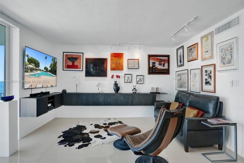 Condominio en venta en Key Biscayne, Florida, 1 dormitorio, 91.04 m2 № 711986 - foto 7