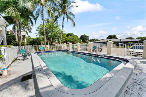 Condo in Fort Lauderdale, Florida, 2 bedrooms  № 1401290 - photo 25